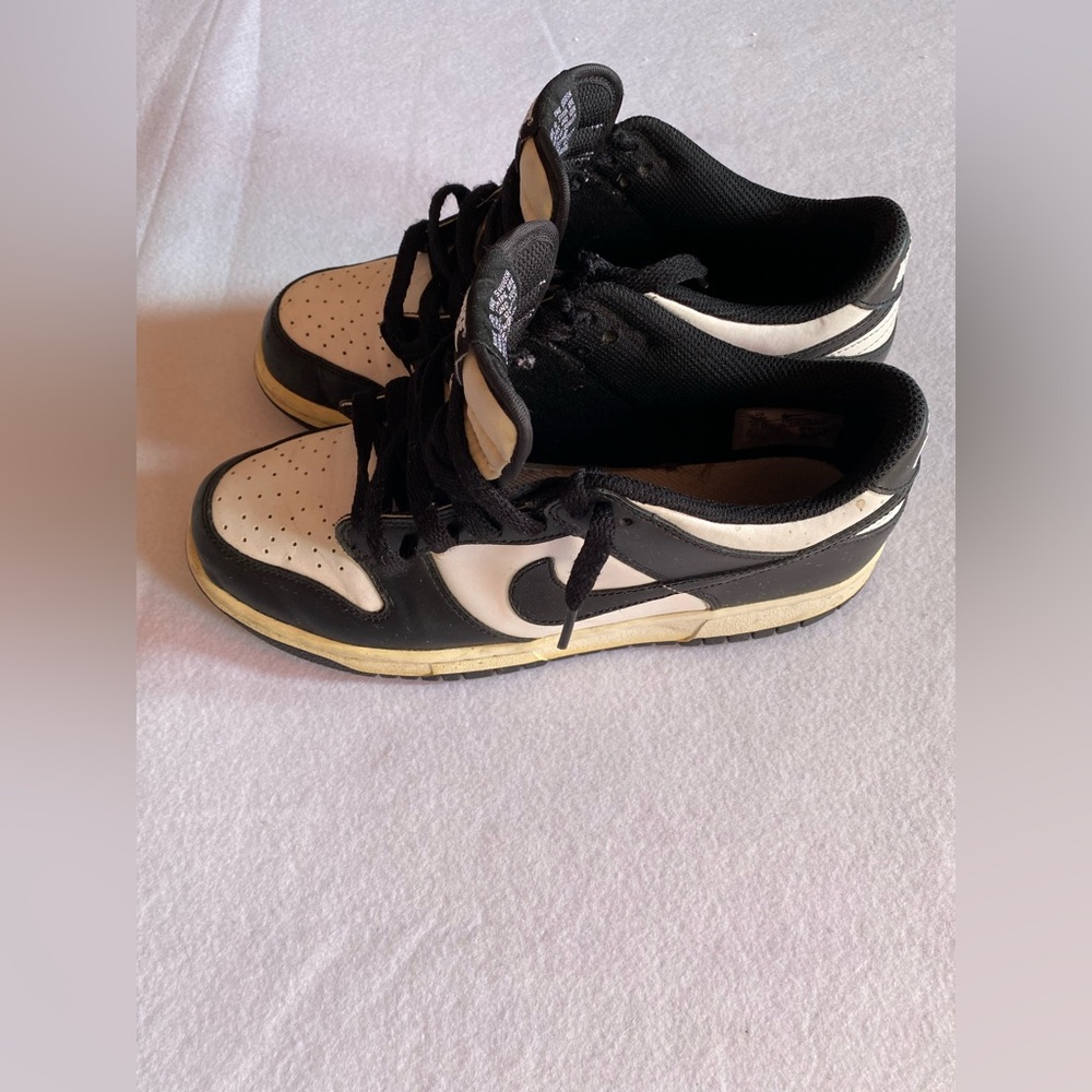 🚫SOLD🚫SOLD🚫Nike Black and White Panda Sneakers Size 6.5 Classic Design - Picture 6 of 9
